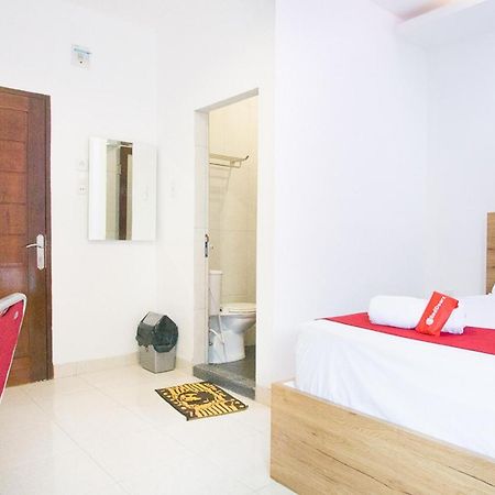 RedDoorz @ RS Adam Malik Medan Hotel Bagian luar foto